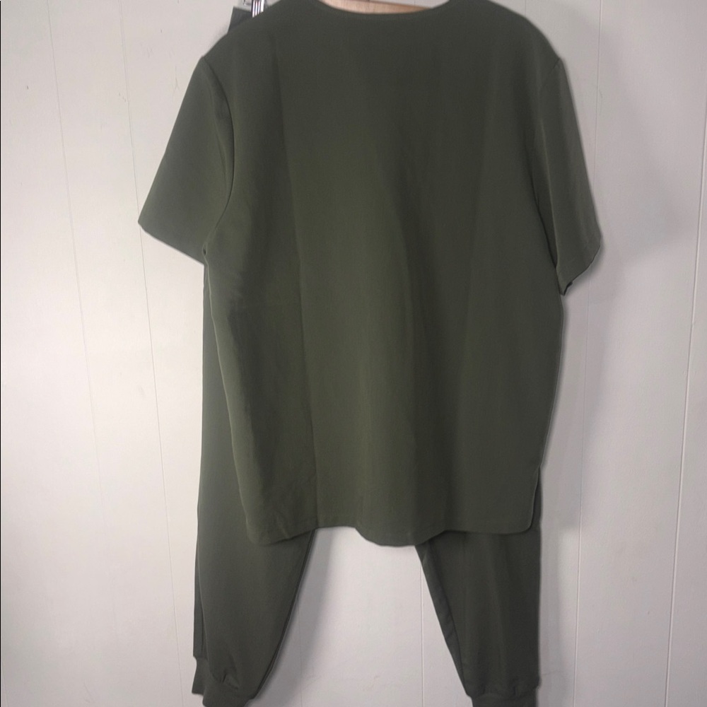 Figs Olive Green Scrub Set Extra Large - Picture 5 of 8